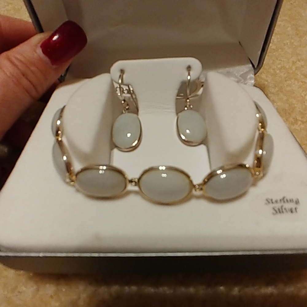 .925 Jade Bracelet andJade Earrings set.